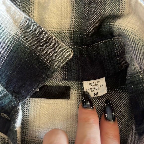 BDG PLAID BUTTON UP - Picture 2 of 3